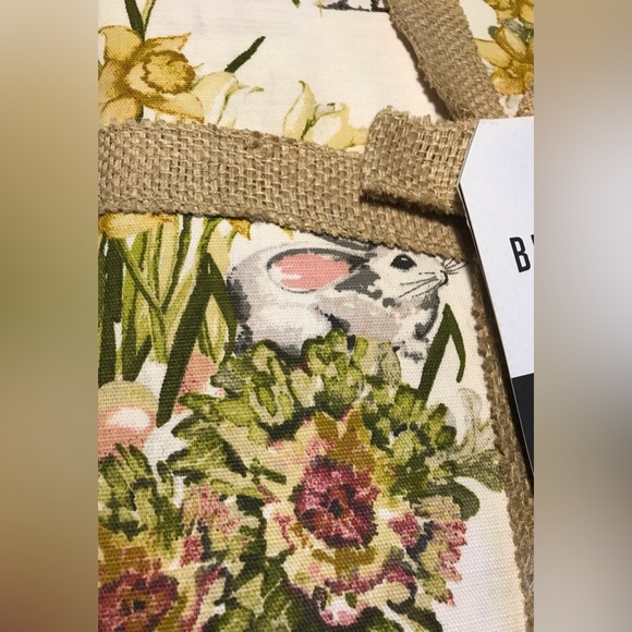 NWOT Bunny Hills Farms Round Tablecloth - Picture 6 of 7